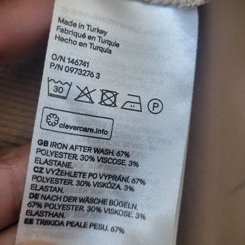 H&M Tank Top - Picture 4 of 11